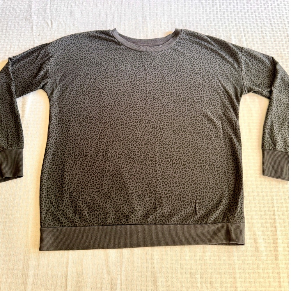 Mondetta Leopard Print Sweatshirt Womens Medium Grey Animal Pullover Crewneck M